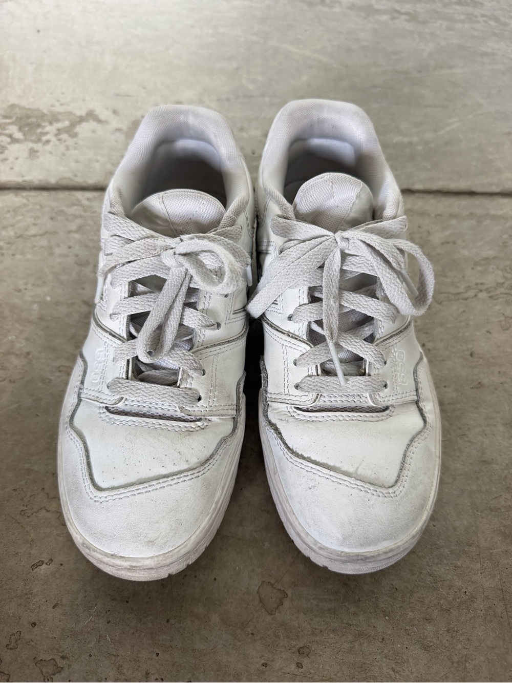 Women’s 550 White Athletic Sneakers size 5